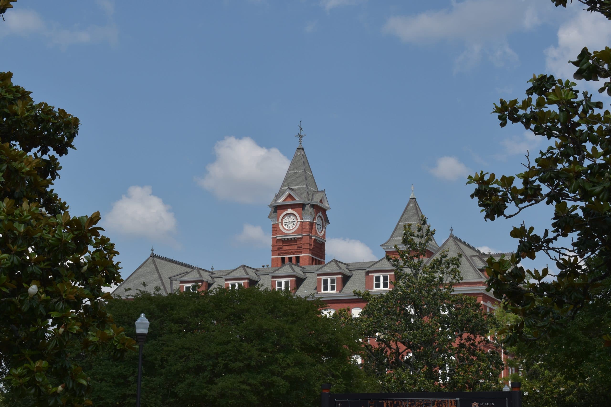 Samford Hall at Auburn University on a sunny day.