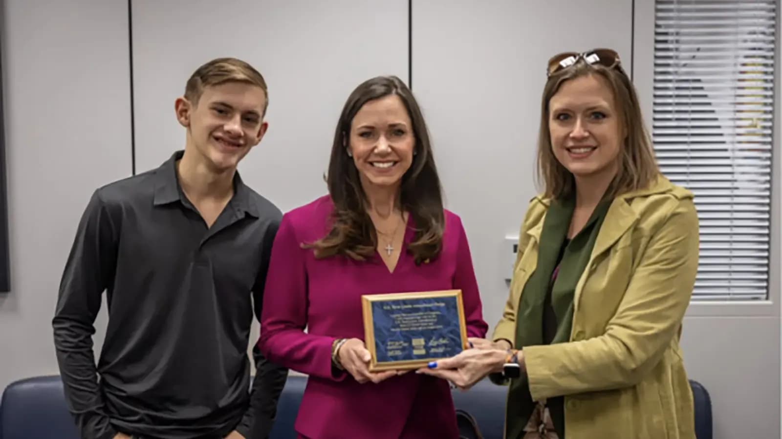 U.S. Term Limits (USTL), the nation’s largest pro-term limits group, honored Sen. Katie Britt at the Capitol this week.