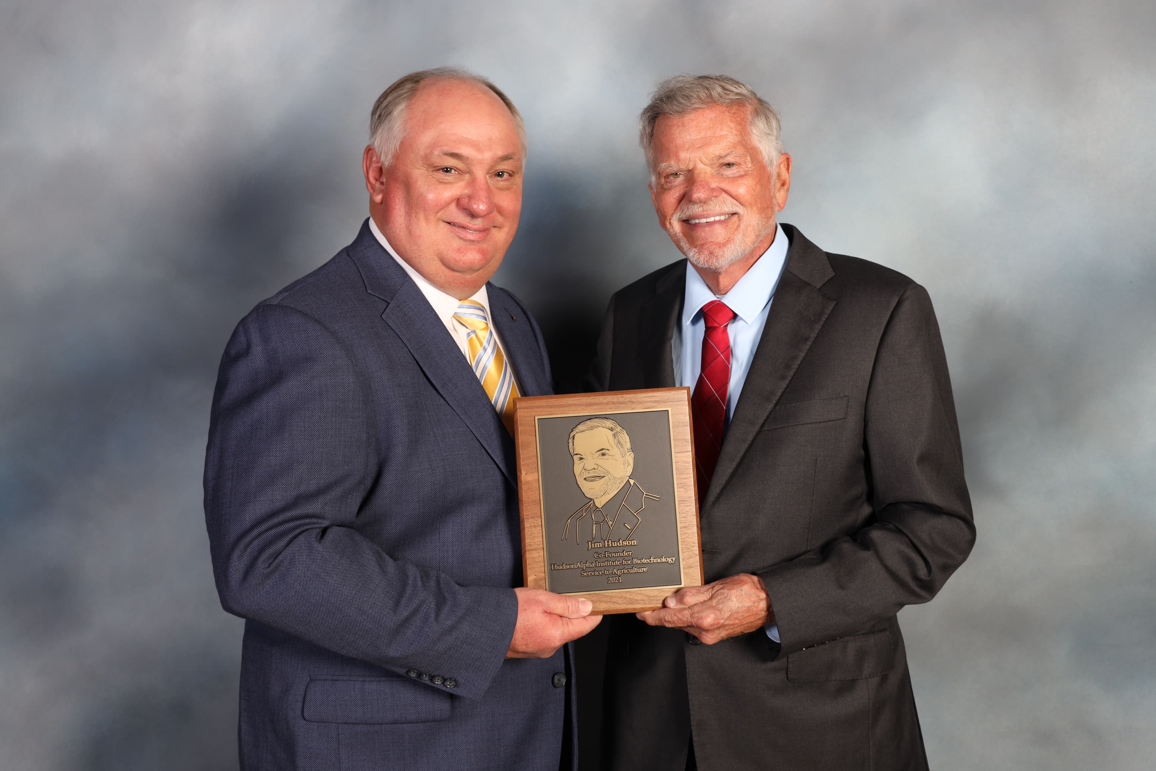 James R. Hudson received the Alabama Farmers Federation’s highest honor, the Service to Agriculture Award, during the organization’s 100th annual meeting in Montgomery Dec. 5.