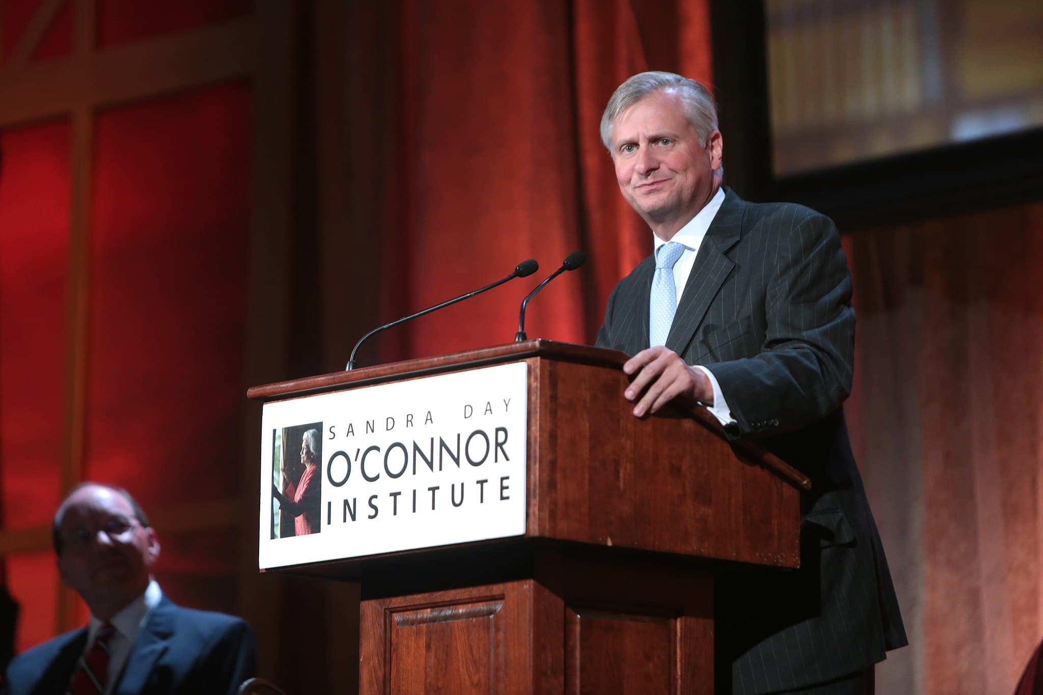 Jon Meacham speaking with attendees at the 2016 Dinner with Jefferson hosted by the Sandra Day O'Connor Institute at the Arizona Biltmore in Phoenix, Arizona. (GAGE SKIDMORE/FLICKR)
