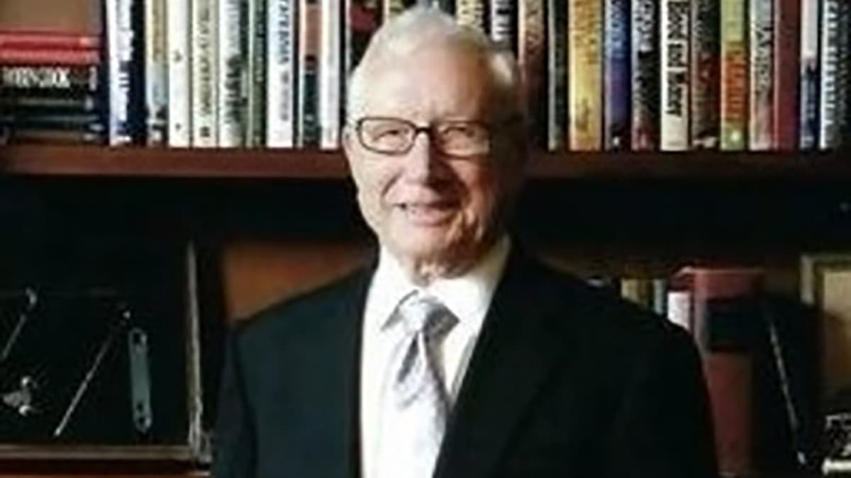 Dr. Furnie Johnston